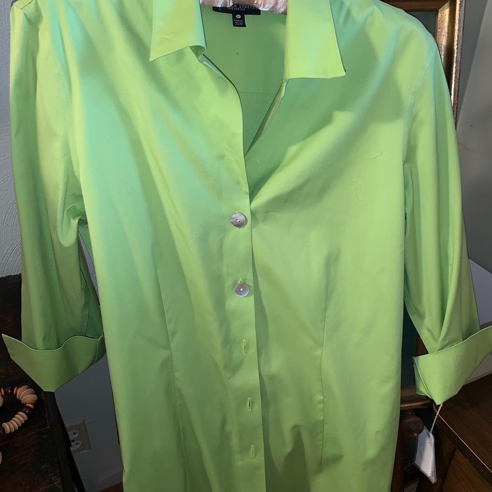 Multiples Lime Green Button-Up Top - Picture 2 of 5
